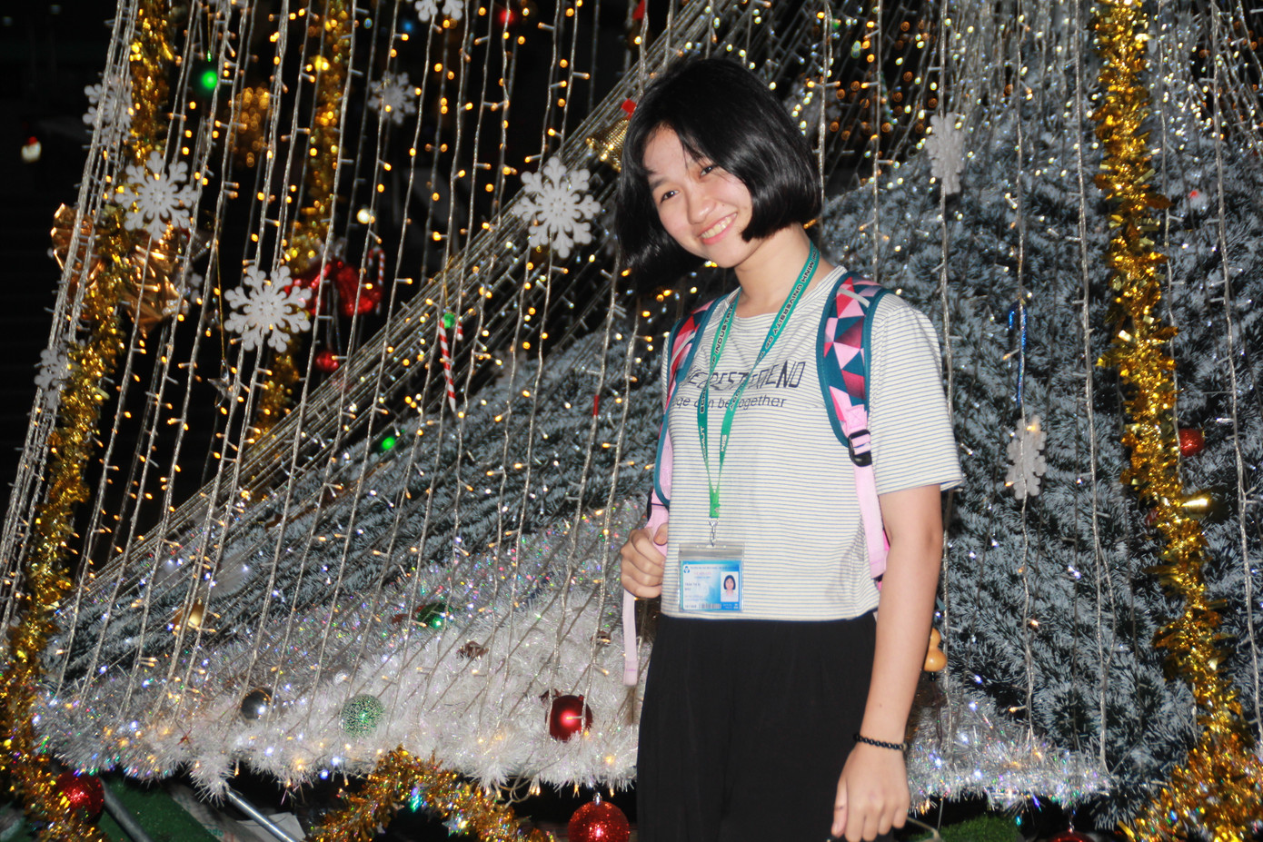 Mê ly với không gian đón Giáng sinh “xịn sò” giữa trường đại học ảnh 9