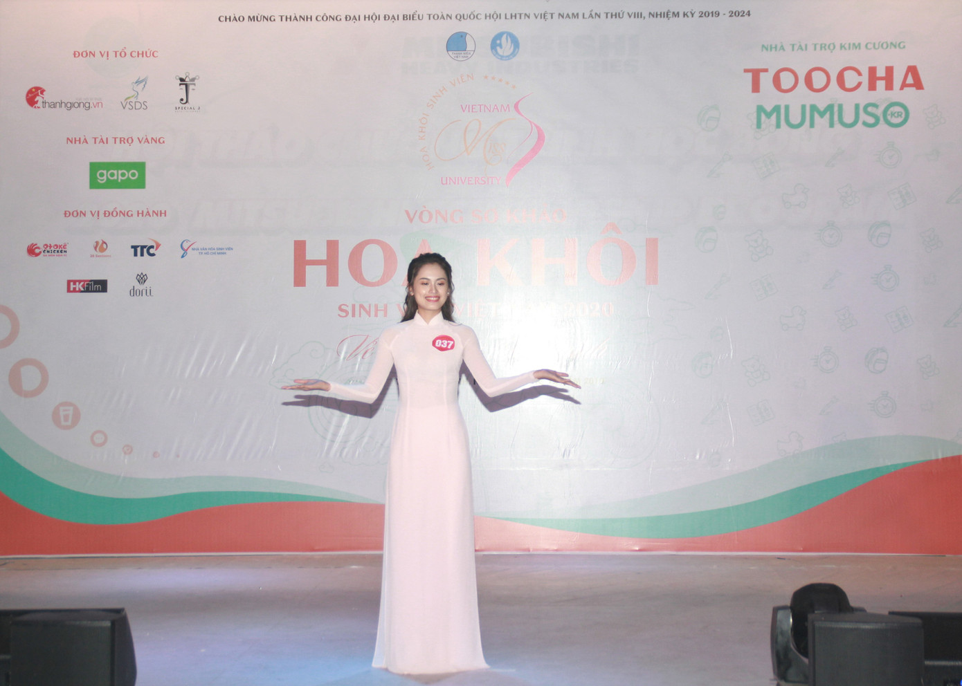 Nữ sinh Chăm mặc áo dài mẹ may thi Hoa khôi Sinh viên Việt Nam 2020 ảnh 2