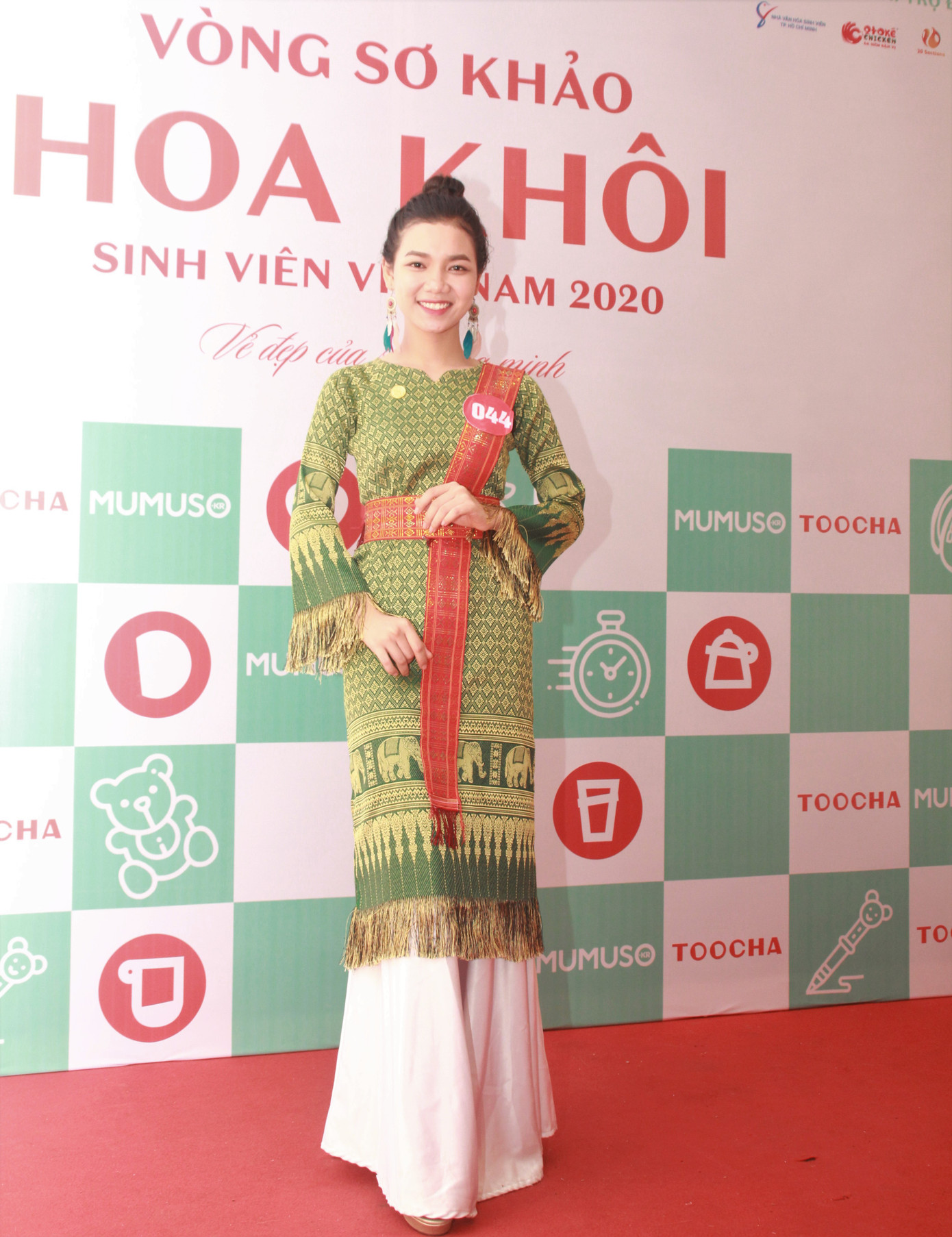 Nữ sinh Chăm mặc áo dài mẹ may thi Hoa khôi Sinh viên Việt Nam 2020 ảnh 12