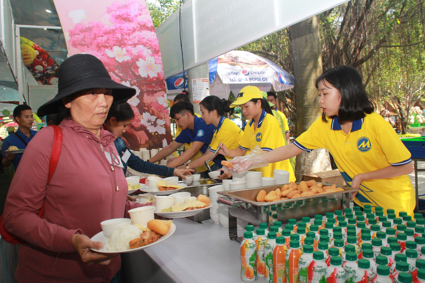 Hơn 7.000 người chung vui ngày hội nhân ái dành cho người khuyết tật ảnh 8