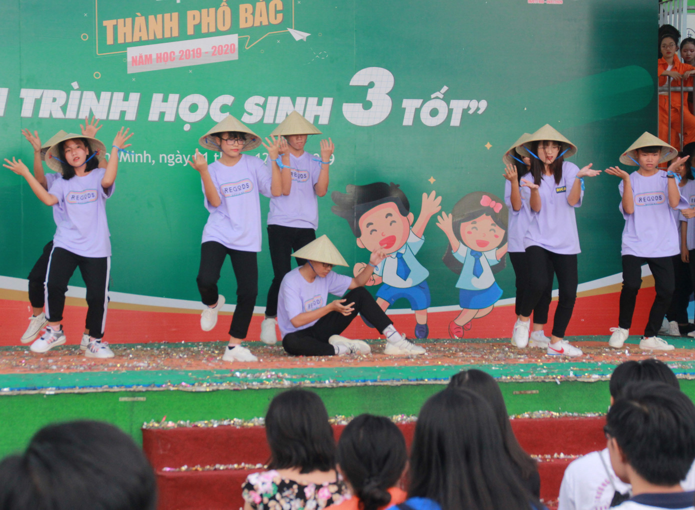 Xem hàng trăm học sinh Sài Gòn bùng nổ, trẻ trung trong các vũ điệu hiện đại ảnh 10