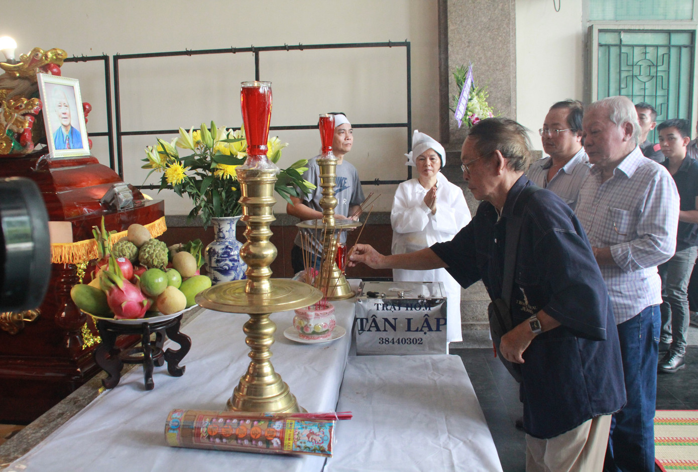 NSND Trần Hiếu, Trần Long Ẩn và đồng nghiệp đến tiễn biệt nhạc sỹ Nguyễn Văn Tý ảnh 1