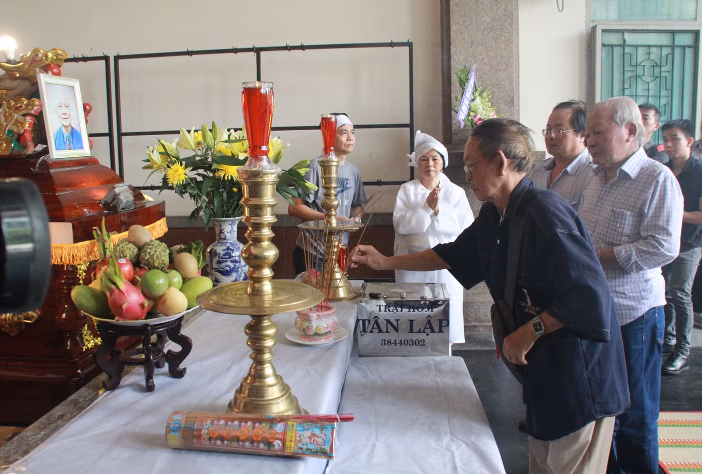 NSND Trần Hiếu, Trần Long Ẩn và đồng nghiệp đến tiễn biệt nhạc sỹ Nguyễn Văn Tý ảnh 1
