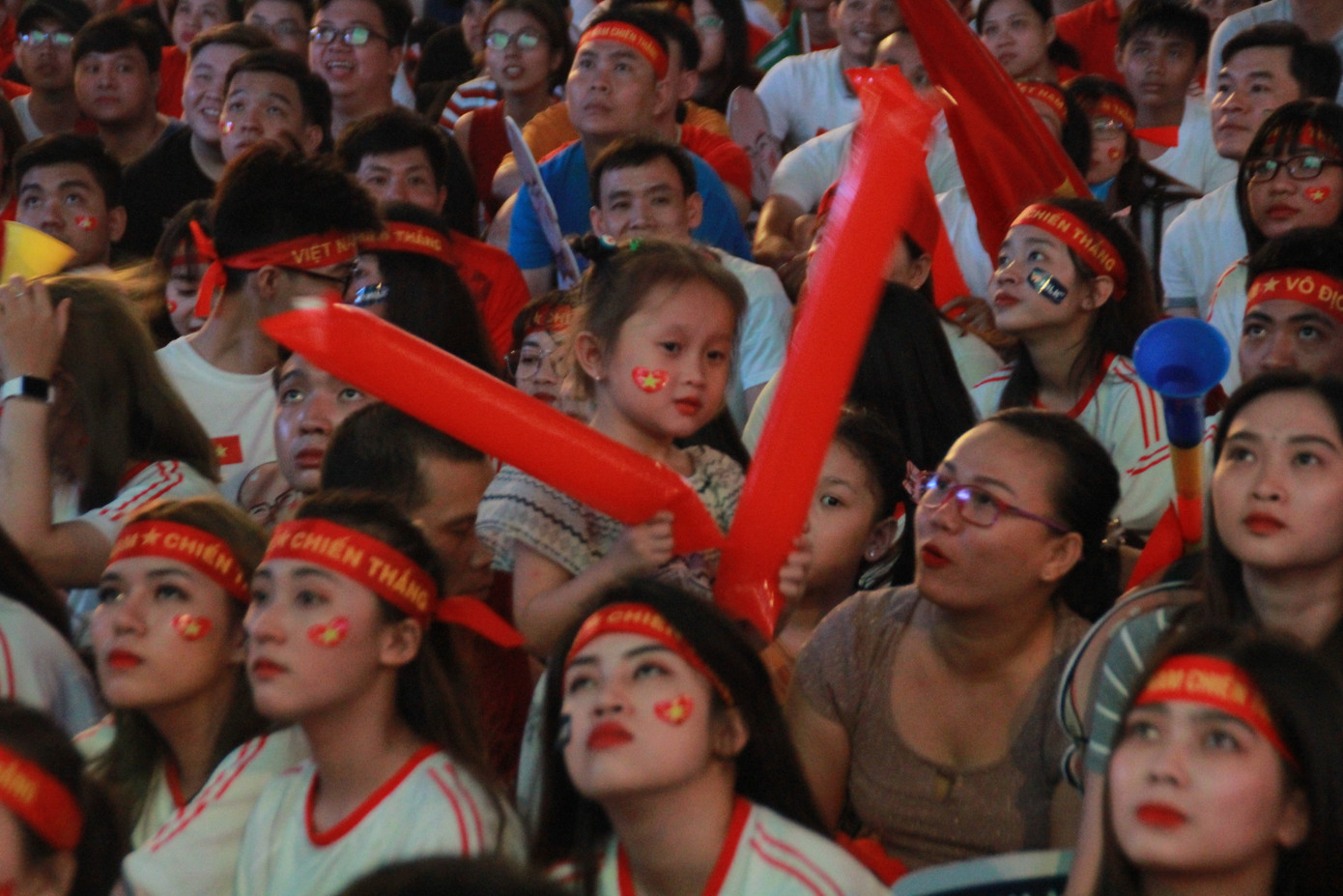 Biển người tiếp lửa U22 Việt Nam trận đại thắng U22 Campuchia ảnh 5