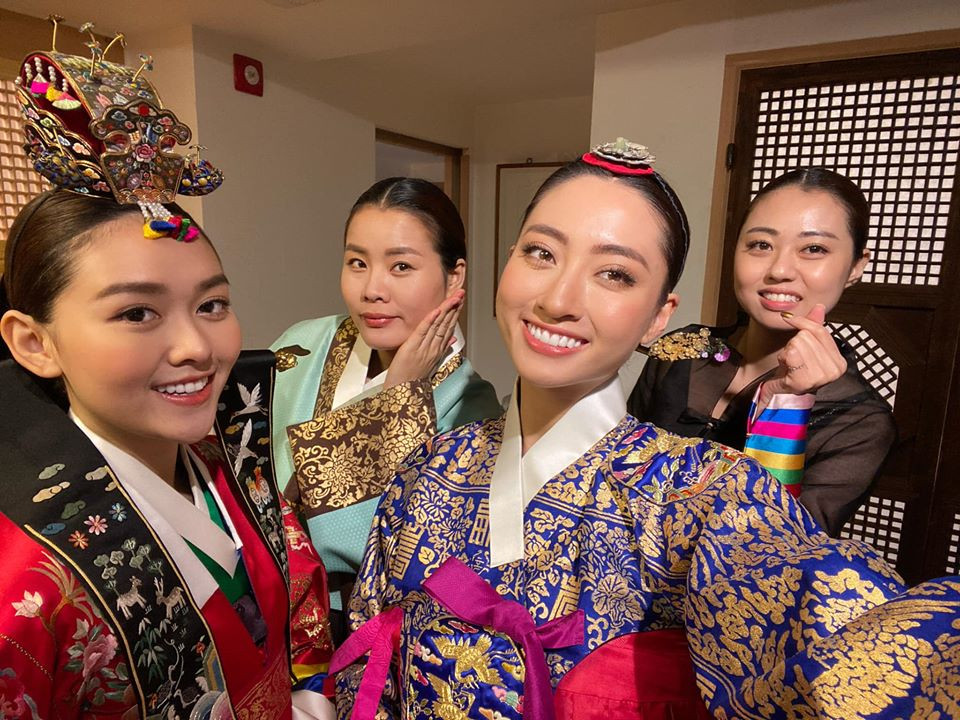 Lương Thuỳ Linh, Tường San, Kiều Loan đẹp 'bất phân thắng bại' khi mặc hanbok ảnh 4