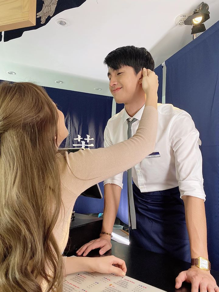 Lương Thuỳ Linh, Tường San, Kiều Loan đẹp 'bất phân thắng bại' khi mặc hanbok ảnh 13