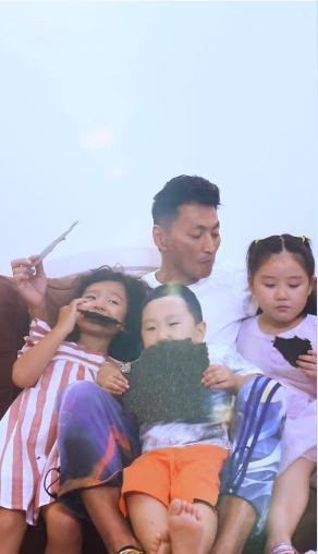 ‘Triển Chiêu’ Hà Gia Kính tuổi 61: Giàu có, phong độ nhưng độc thân, chờ người yêu 60 năm ảnh 1