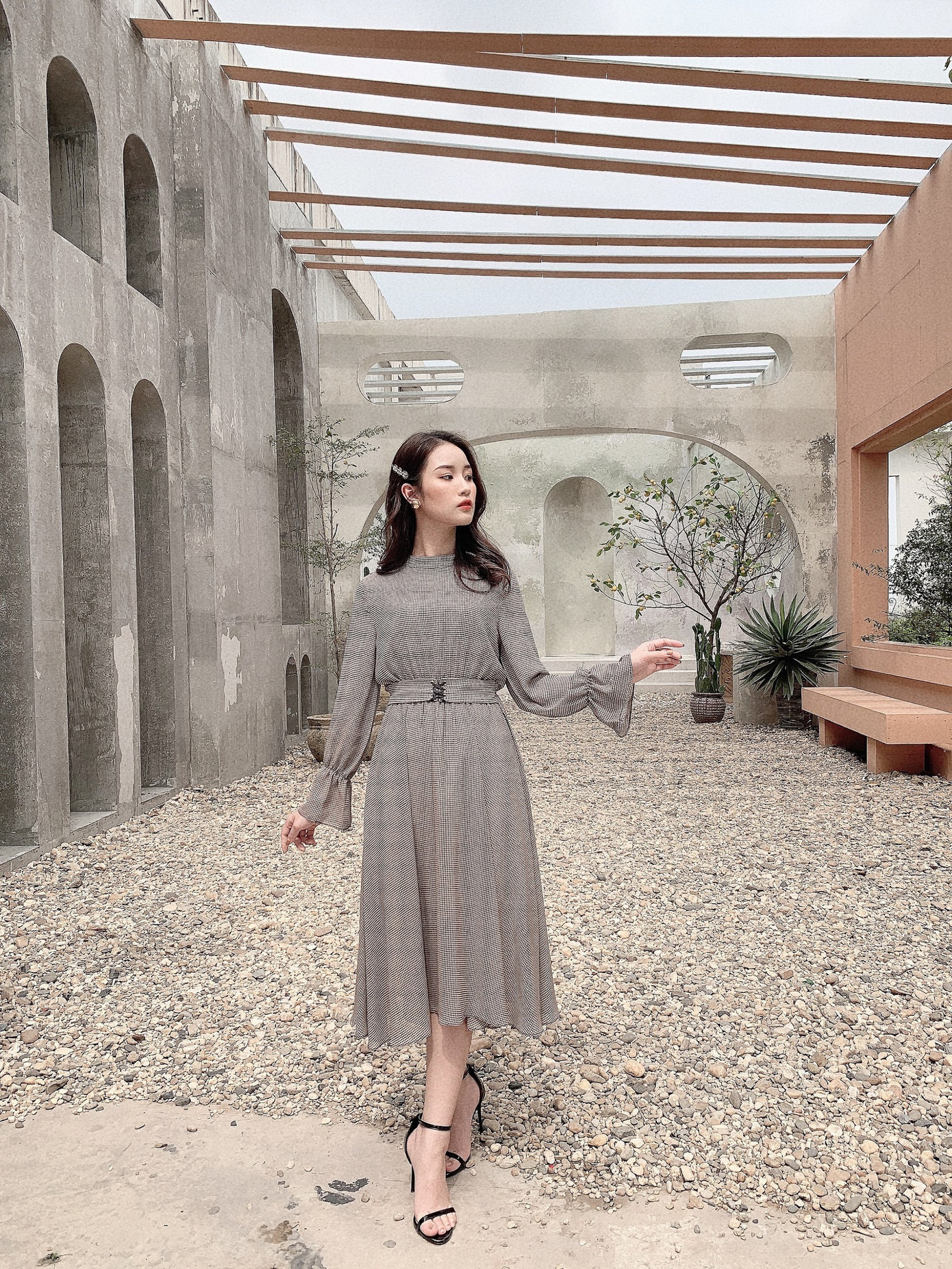 Thư - 2Hand Clothing – Thương hiệu thời trang dành riêng cho phái đẹp ảnh 2