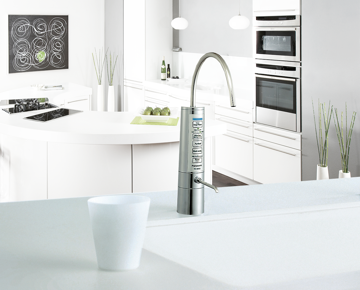 Máy lọc nước ion kiềm Panasonic TK-AB50 đột phá công nghệ tinh giản thiết kế ảnh 1