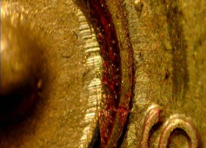 Truy tìm khẩu súng dùng để cướp tiệm vàng từ vết xước vỏ đạn ảnh 3