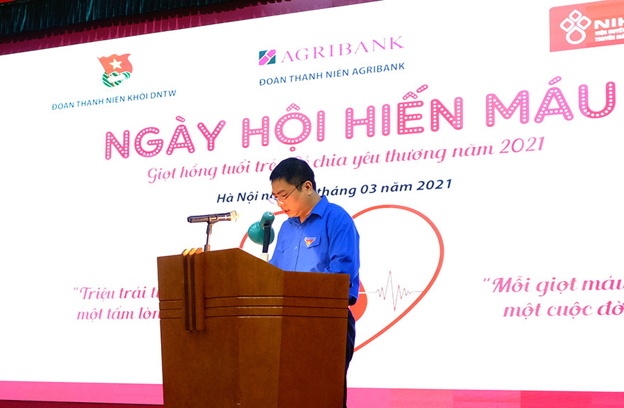 Chương trình 'Giọt hồng Tuổi trẻ-Sẻ chia yêu thương' của đoàn thanh niên Agribank ảnh 3