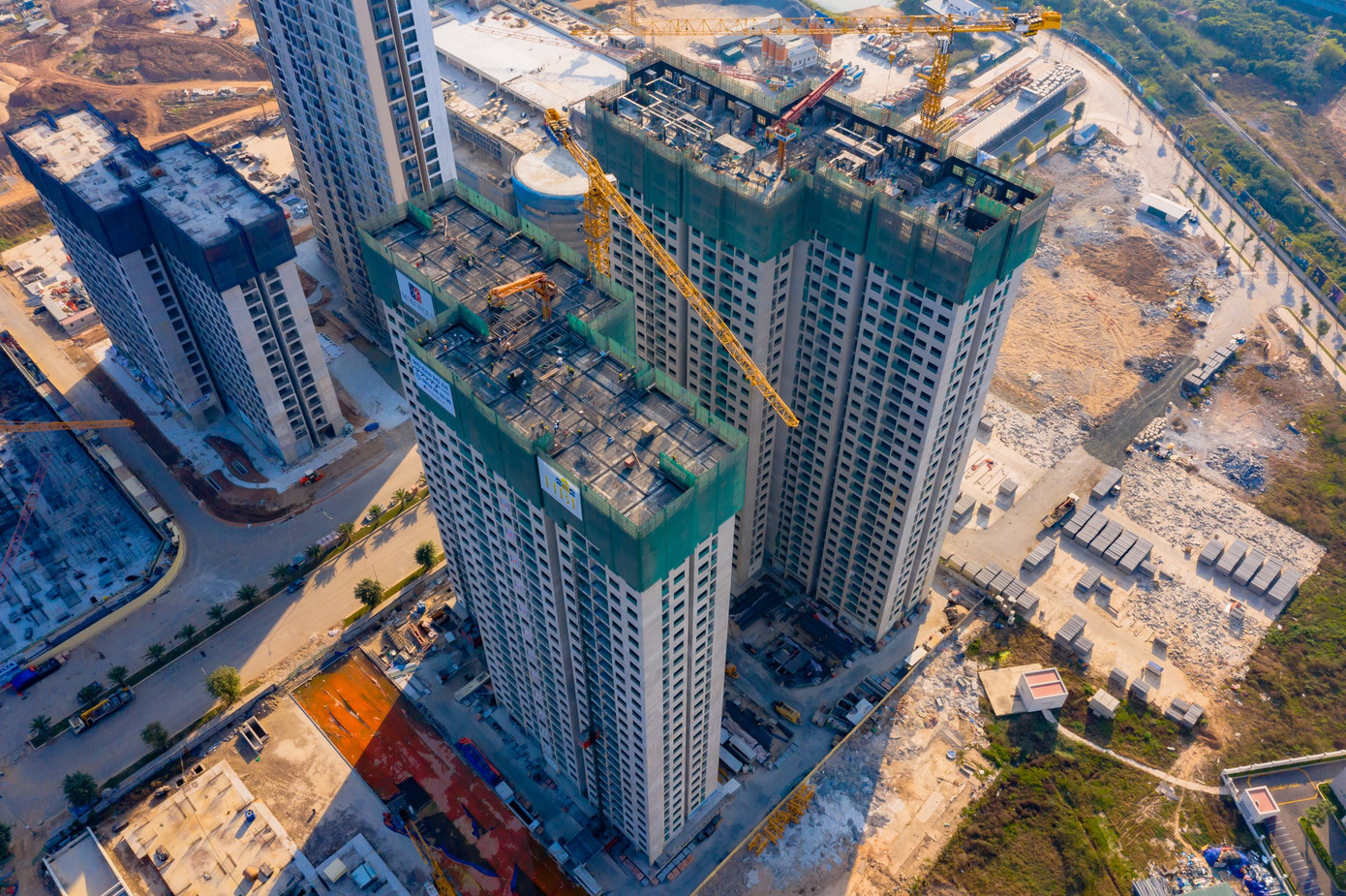 MIKGroup chính thức cất nóc phân khu 1 dự án Imperia Smart City ảnh 2