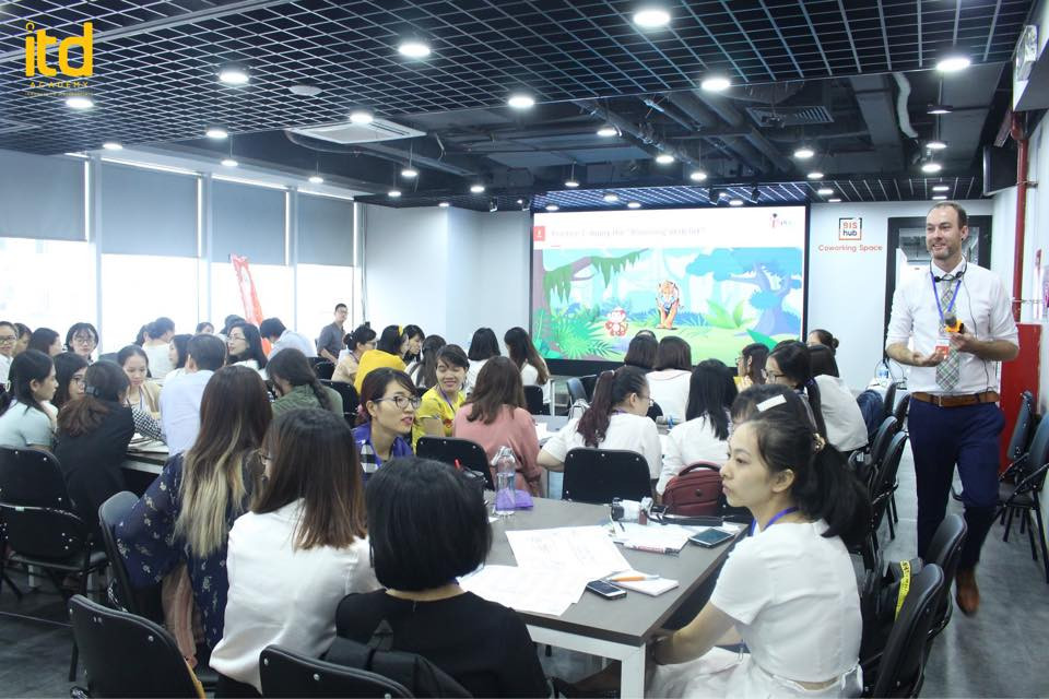 Lần đầu VN có chứng chỉ giảng dạy tiếng Anh chuyên biệt cho giáo viên mầm non, tiểu học ảnh 1