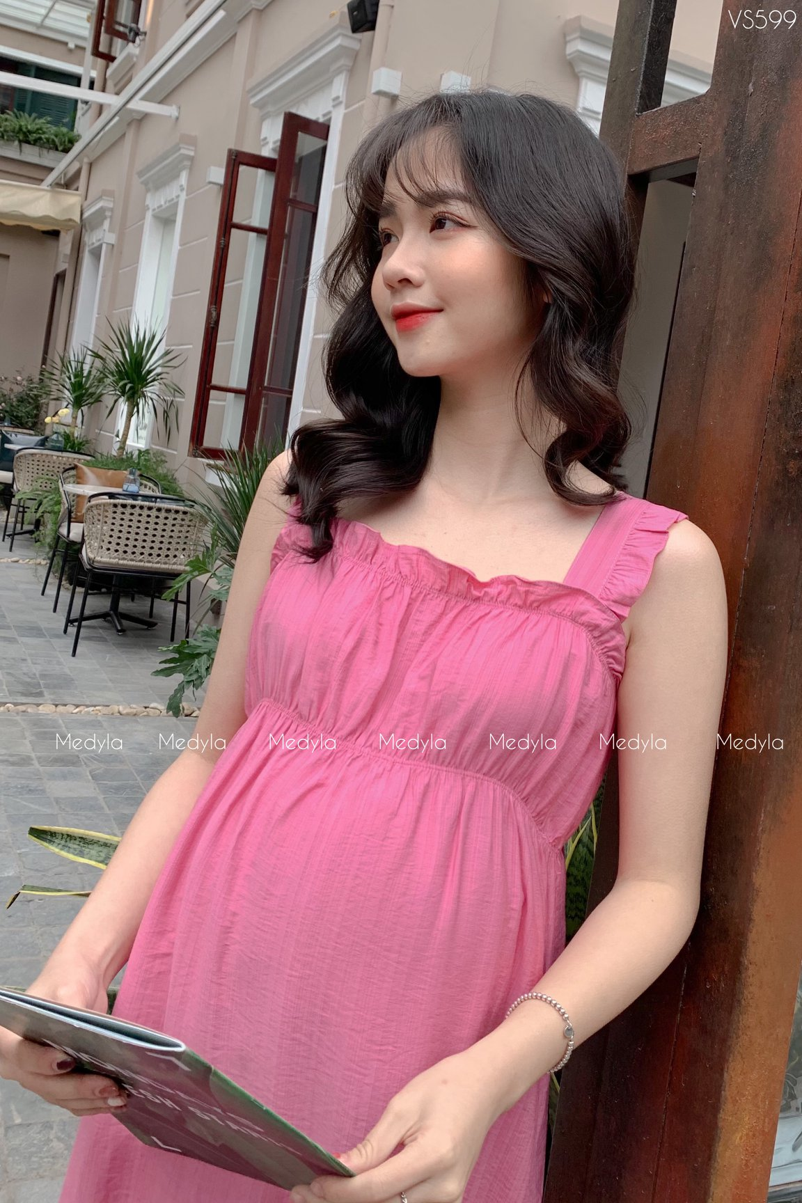 Đầm bầu Medyla Phạm Ngọc Thạch với những mẫu thiết kế phù hợp cho các mẹ bầu ảnh 3