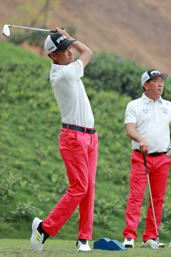 Trang phục golfer- nét văn hóa không thể thiếu trên sân golf ảnh 1