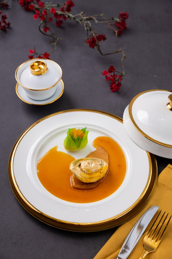 Khách sạn dát vàng lộng lẫy giữa lòng Hà Nội ảnh 6