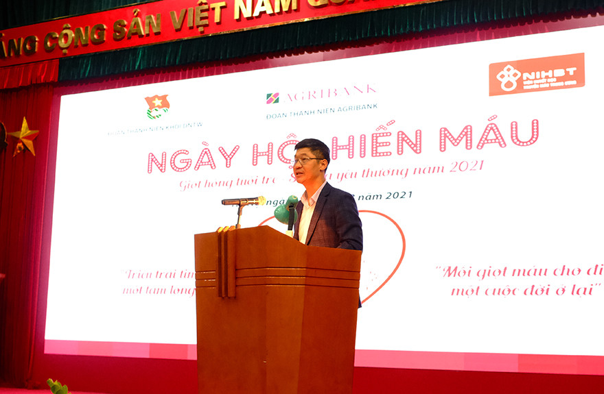 Chương trình 'Giọt hồng Tuổi trẻ-Sẻ chia yêu thương' của đoàn thanh niên Agribank ảnh 2