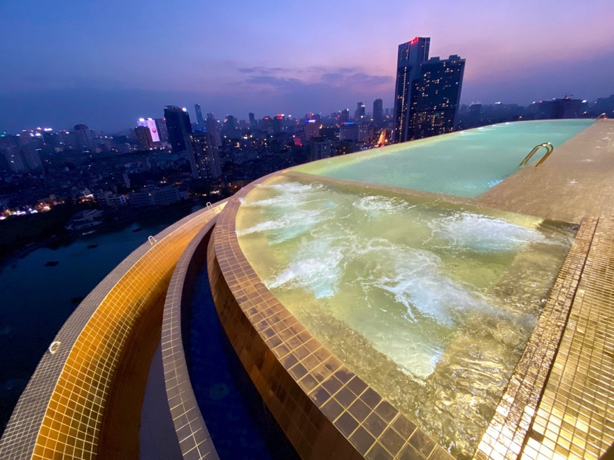 Khách sạn dát vàng lộng lẫy giữa lòng Hà Nội ảnh 4