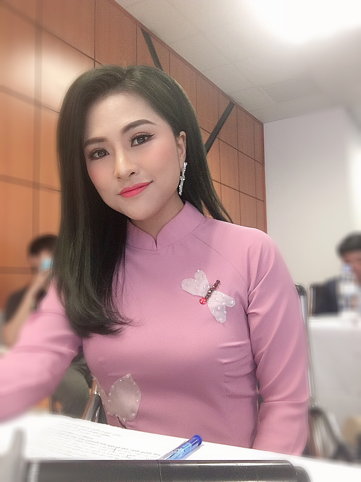 MC Dương Suri hé lộ góc khuất sau sự hào nhoáng của nghề MC truyền hình ảnh 1