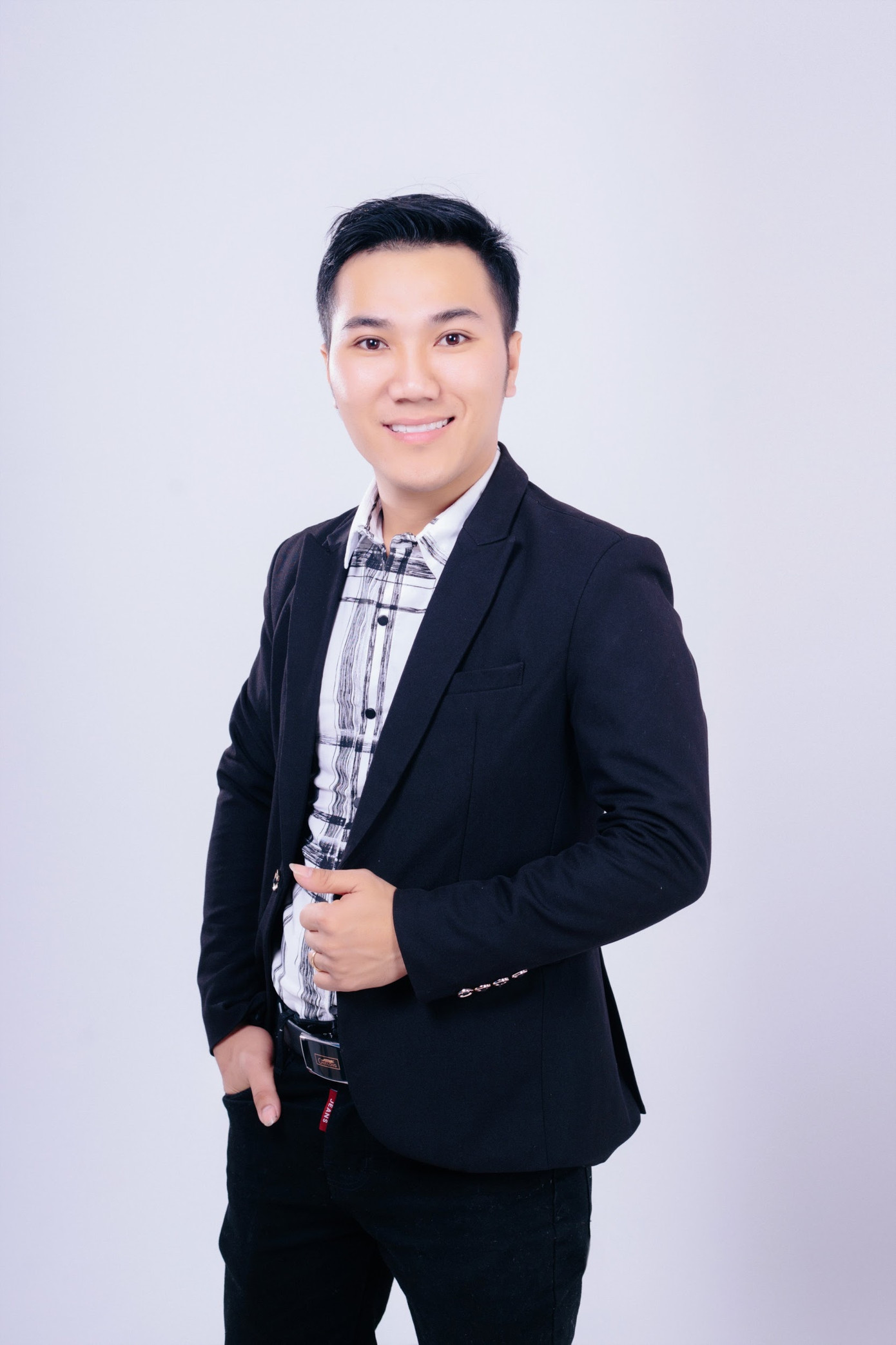 Tuấn Kiệt Store mách quý ông bí kíp phối đồ với áo vest để luôn lịch lãm, phong độ ảnh 1