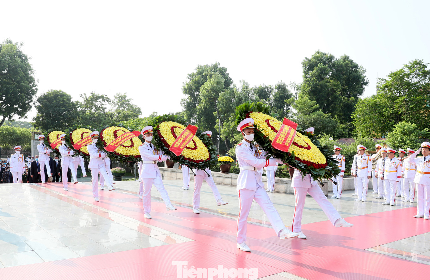 Lãnh đạo Đảng, Nhà nước vào Lăng viếng Chủ tịch Hồ Chí Minh ảnh 8