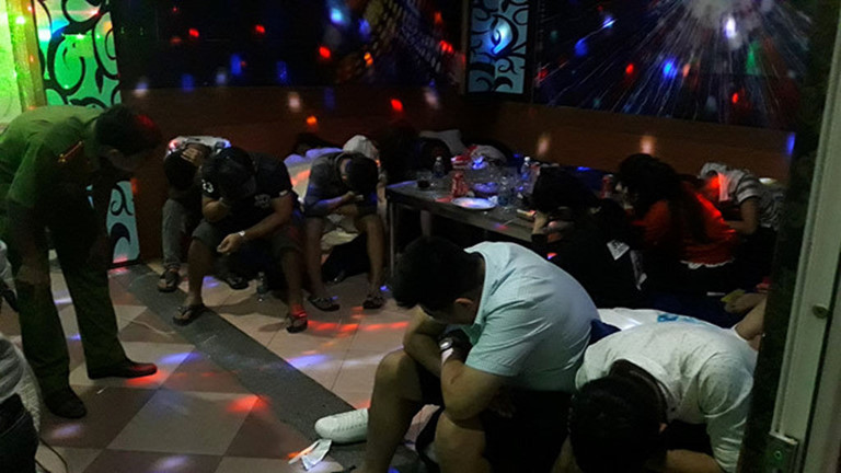 Tước danh hiệu công an nhân dân, tạm giữ hình sự thượng uý CSGT tổ chức, sử dụng ma tuý ảnh 1