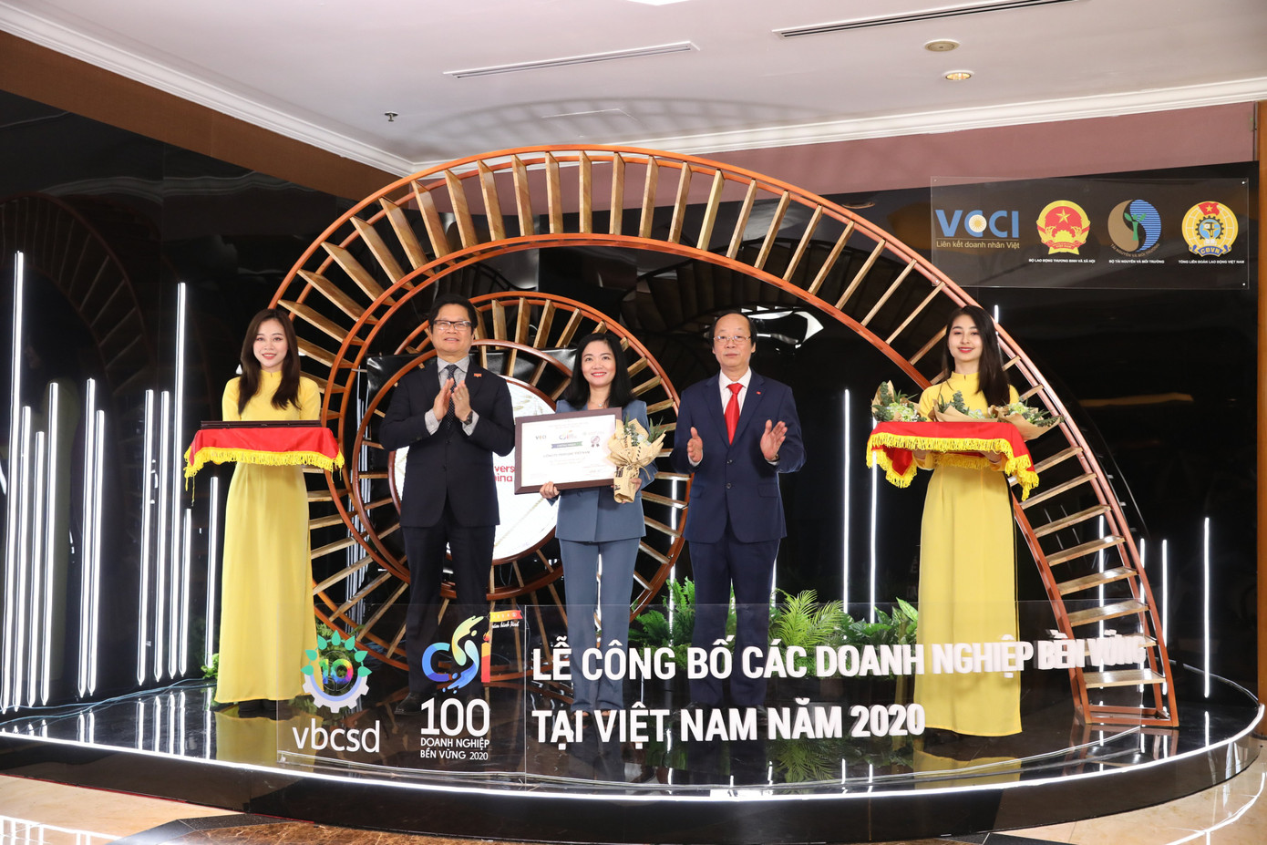 Công bố 100 doanh nghiệp phát triển bền vững Việt Nam năm 2020 ảnh 3