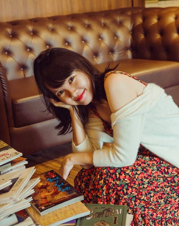 Ploy trò chuyện về hành trình 10 năm viết và cuốn sách “Hai Người Ngồi Bên Nhau“ ảnh 1