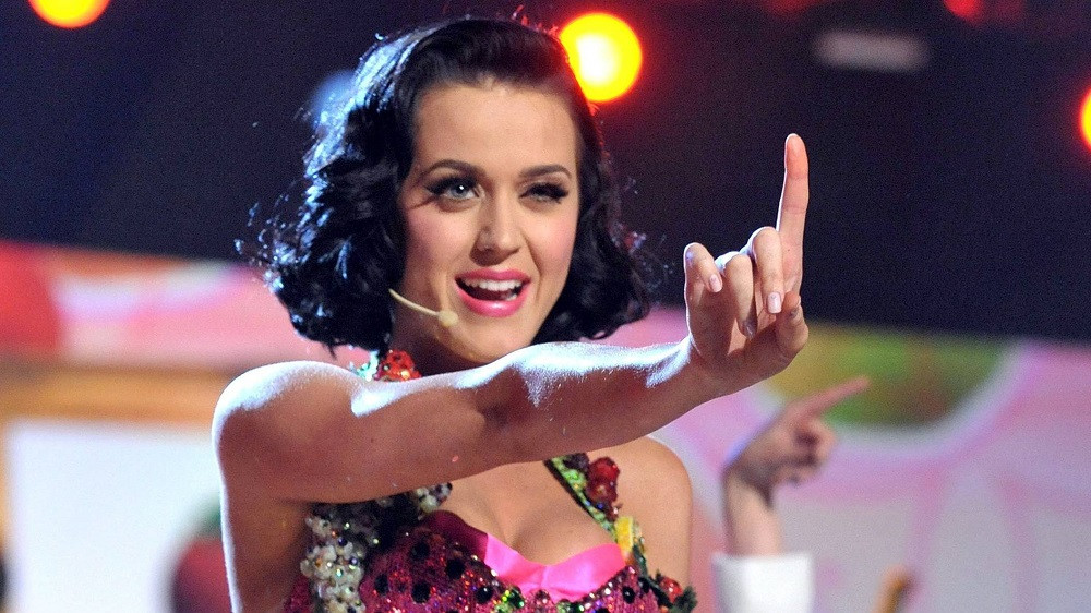 Trong thế giới fangirl: Dù phía trước tăm tối cũng phải tự rực sáng, như Katy Perry ảnh 1