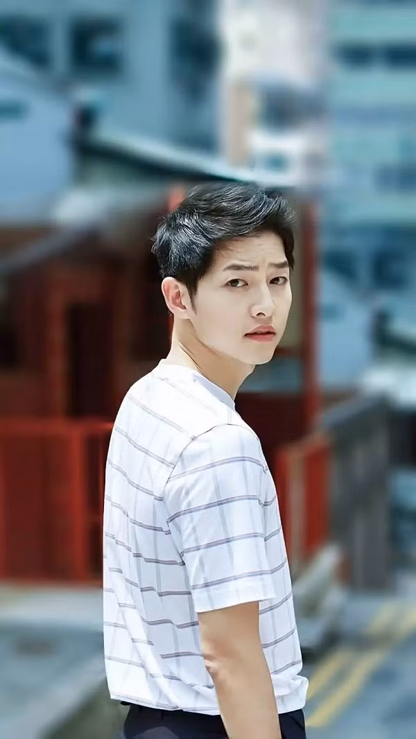Trong thế giới fangirl: Dù thế giới quay lưng với Song Joong Ki, em vẫn sẽ đứng đó ảnh 1