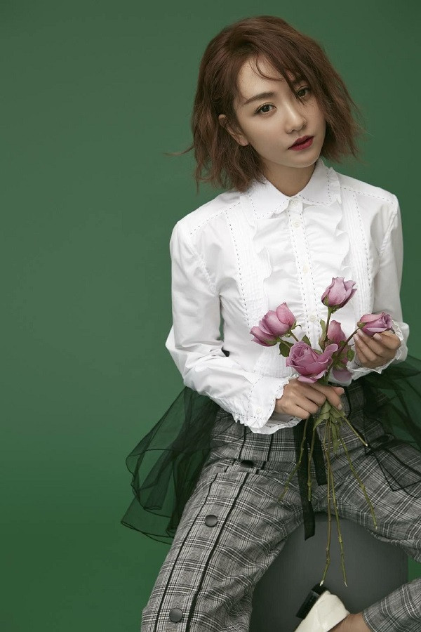 Trong thế giới fangirl: Trăm thương ngàn nhớ gửi Dương Dung, đóa phù dung của tôi ảnh 3