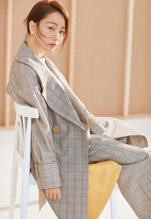 Trong thế giới fangirl: Trăm thương ngàn nhớ gửi Dương Dung, đóa phù dung của tôi ảnh 2