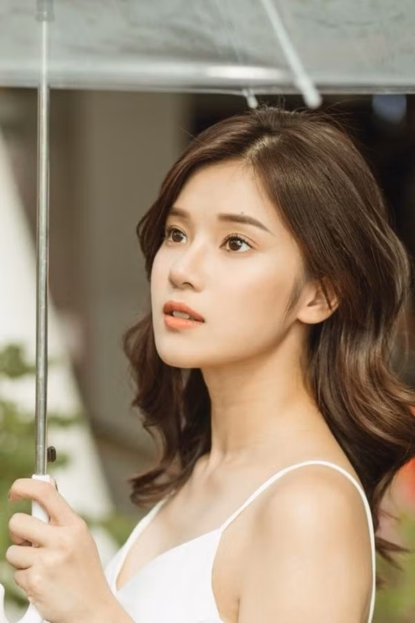 Trong thế giới fangirl: Ngoài kia nếu có khó khăn quá, về với fan Yến nhé, yêu thương! ảnh 4