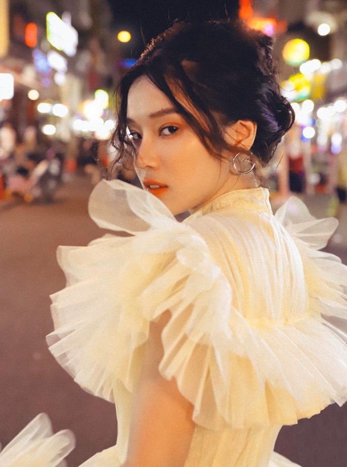 Trong thế giới fangirl: Ngoài kia nếu có khó khăn quá, về với fan Yến nhé, yêu thương! ảnh 3