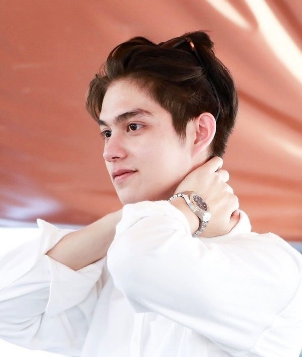 Trong thế giới fangirl: Have a “Bright” day, chúng mình cùng có những ngày rạng rỡ nhé! ảnh 1