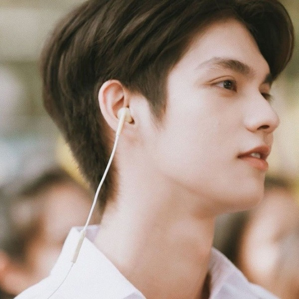 Trong thế giới fangirl: Have a “Bright” day, chúng mình cùng có những ngày rạng rỡ nhé! ảnh 2