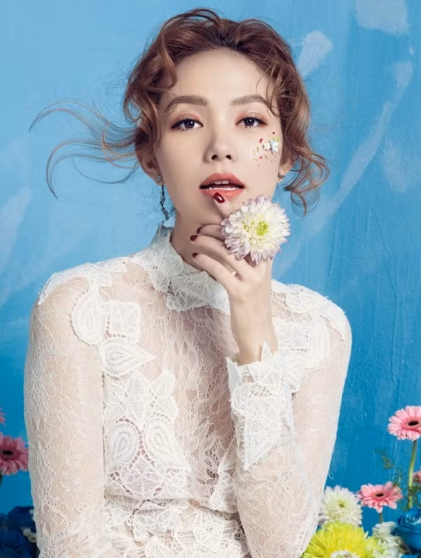Trong thế giới fangirl: Tuổi thơ tôi tràn đầy sắc màu vì Minh Hằng và âm nhạc của chị ảnh 1