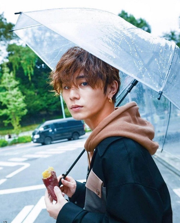 Trong thế giới fangirl: Yamada Ryosuke - Giữa hai chúng ta là khoảng cách một trăm mét ảnh 3