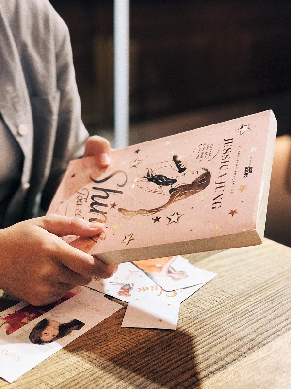 Độc giả đáng yêu nhất của “Shine”: Không ai khác ngoài Krystal, luôn ủng hộ Jessica! ảnh 1