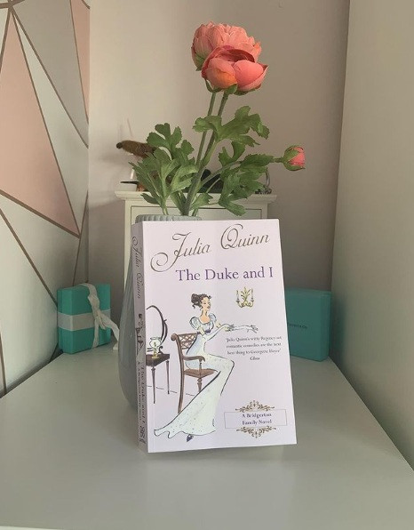 Mê mẩn “Bridgerton” của Netflix, không thể bỏ qua bộ tiểu thuyết lãng mạn của Julia Quinn ảnh 4