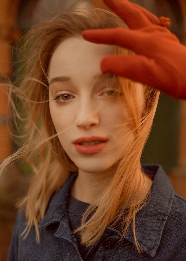Phoebe luôn nỗ lực cho từng vai diễn. Chân dung gia đình thượng lưu “Bridgerton” của Netflix: Trai thì xinh, gái thì đẹp! ảnh 19