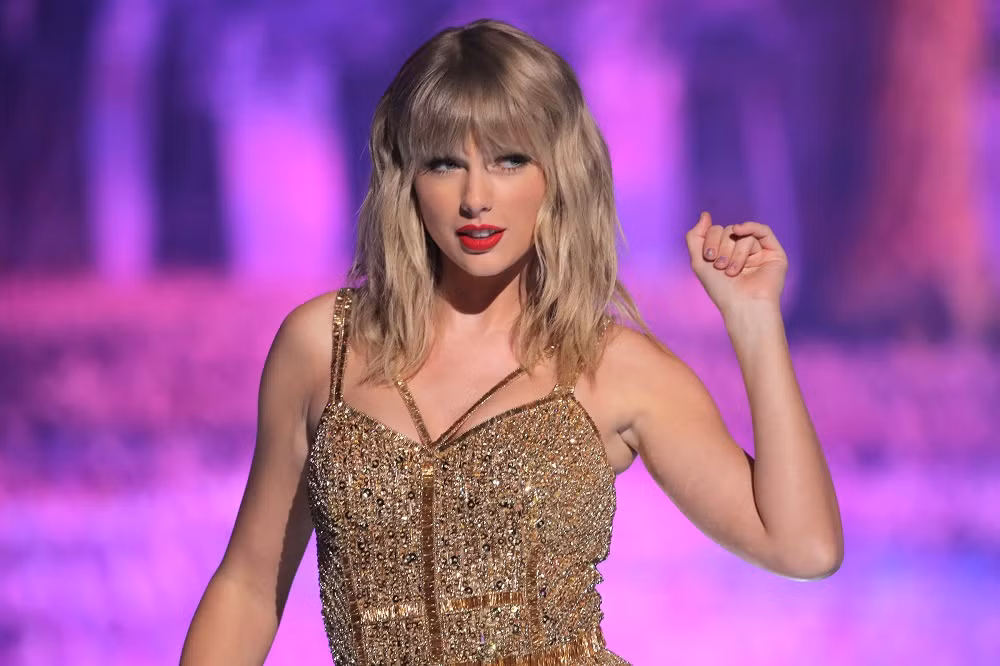 Trong thế giới fangirl: Thanh xuân này đáng giá vì Taylor Swift đã xuất hiện trong đời ảnh 2