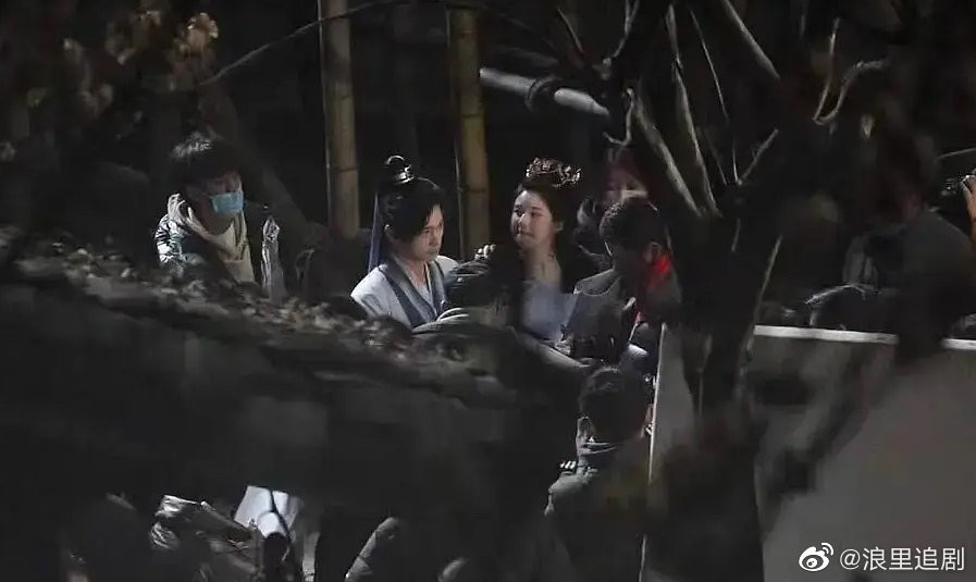 Hậu trường “Thả Thí Thiên Hạ”: Dương Dương đẹp lụy tim, nhưng Triệu Lộ Tư lộ “hai cằm”? ảnh 5