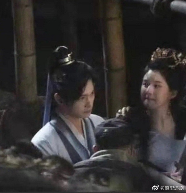 Hậu trường “Thả Thí Thiên Hạ”: Dương Dương đẹp lụy tim, nhưng Triệu Lộ Tư lộ “hai cằm”? ảnh 6