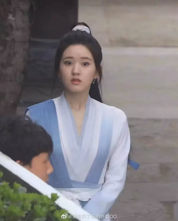 Hậu trường “Thả Thí Thiên Hạ”: Dương Dương đẹp lụy tim, nhưng Triệu Lộ Tư lộ “hai cằm”? ảnh 11