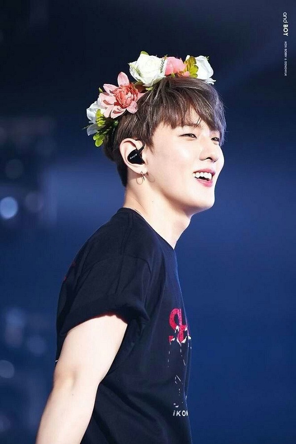 Trong thế giới fangirl: Gửi Donghyuk đôi lời, luôn có những người yêu em thật nhiều! ảnh 1