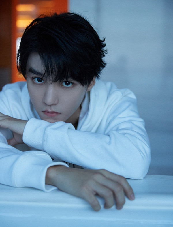 Trong thế giới fangirl: TFBOYS là những vì tinh tú, tôi chỉ là cô bé ngắm sao trời ảnh 1