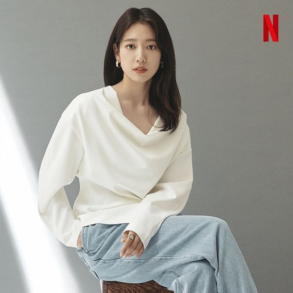 The Call: Ngoài nội dung sửng sốt, nữ phản diện ám ảnh còn có đạo diễn quá đẹp trai ảnh 6