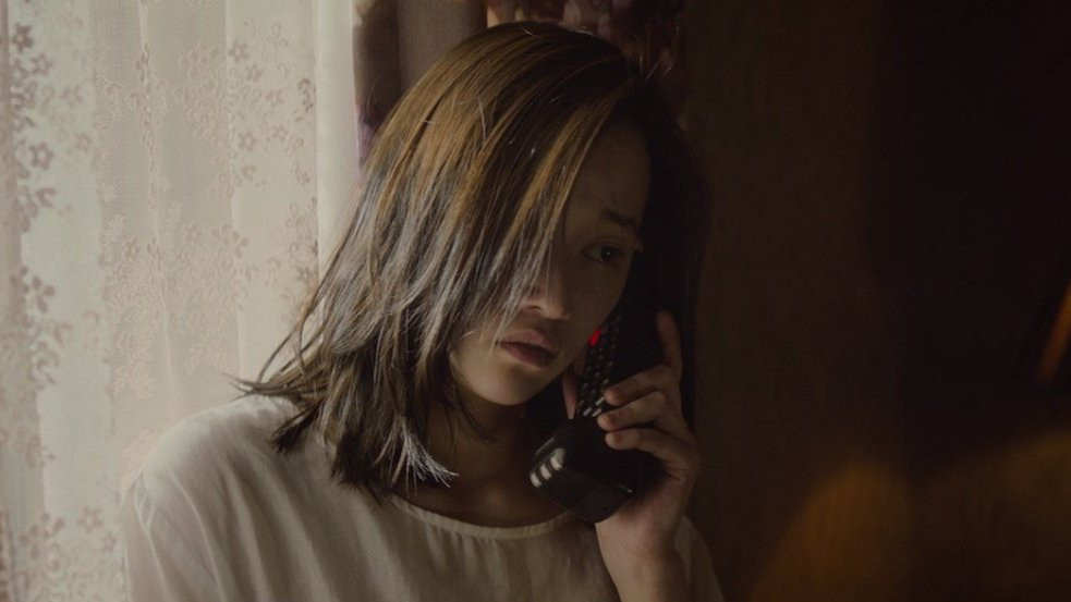 The Call: Ngoài nội dung sửng sốt, nữ phản diện ám ảnh còn có đạo diễn quá đẹp trai ảnh 2