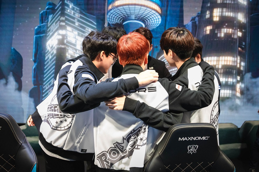 Trong thế giới fangirl: Hạnh phúc khi cùng KT Rolster đi đến đỉnh vinh quang! ảnh 1